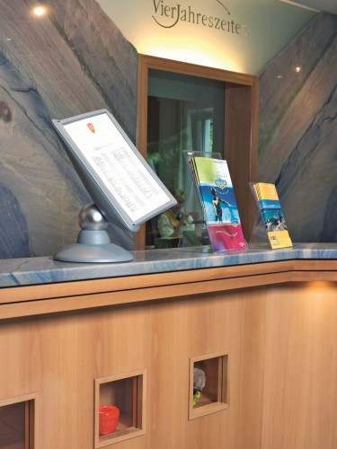 93f76d1954debee4213e5179be70efe0